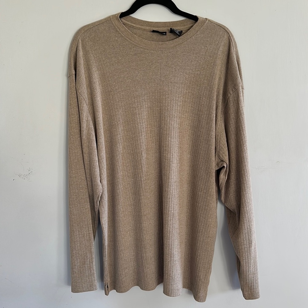 🔥 2/$8, 3/$10, 4/$12 🔥 men's brown long sleeve ribbed shirt